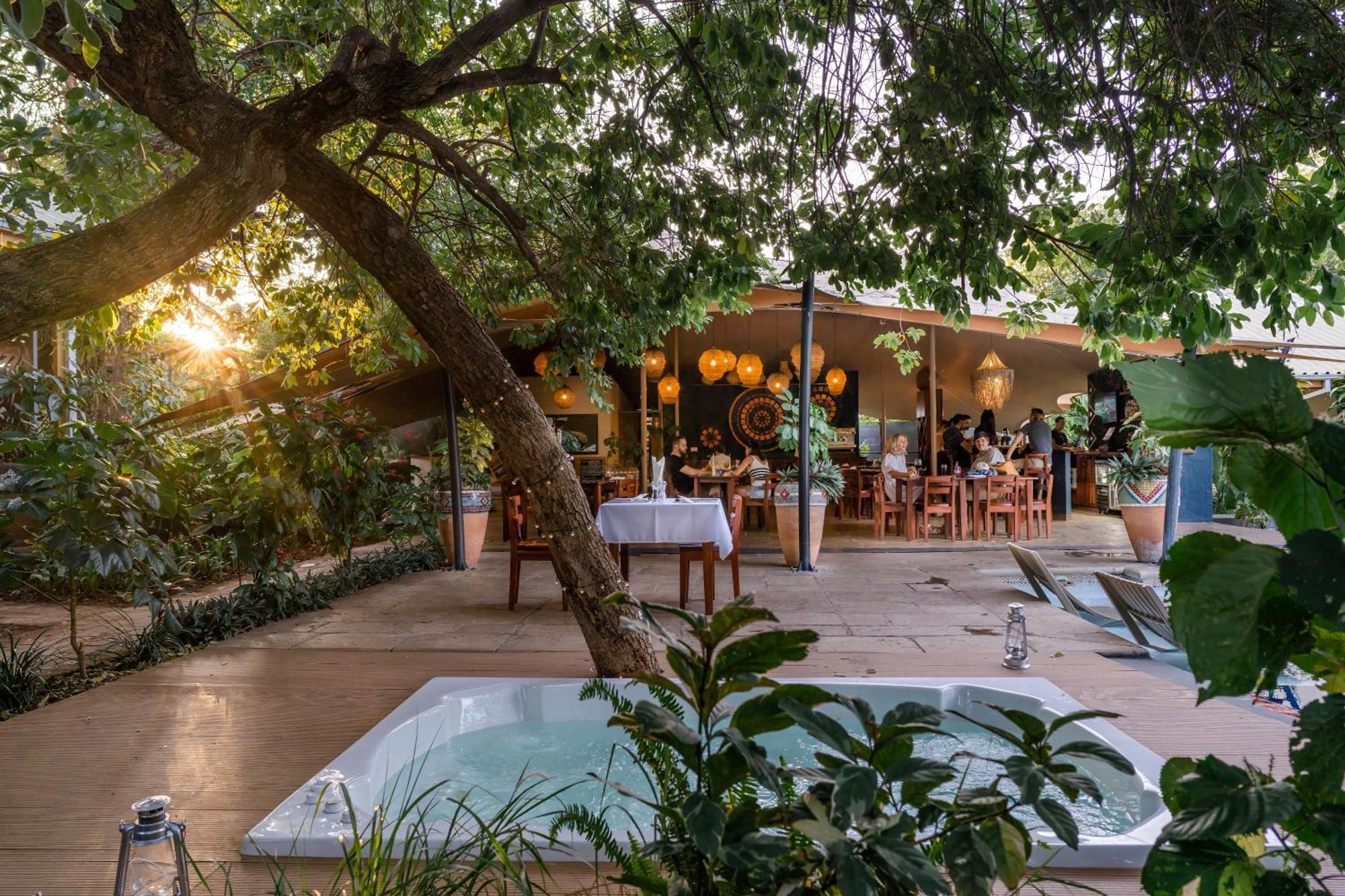 Shongwe Oasis Hotel Victoria Falls Exterior foto